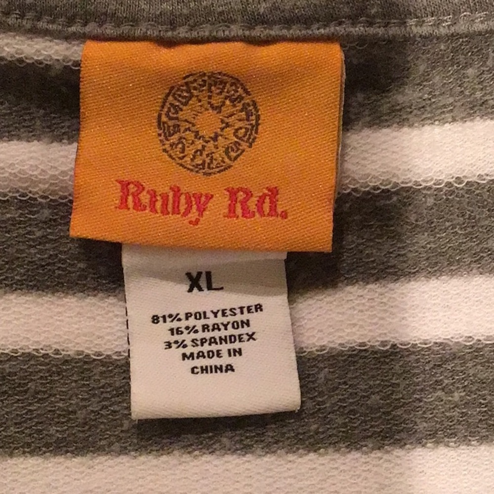 Ruby Rd top - Picture 3 of 3